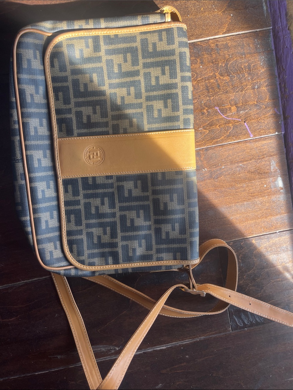 Vintage Fendi Brown  and Tan Crossbody Bag

Slight wear to strap . Check pics